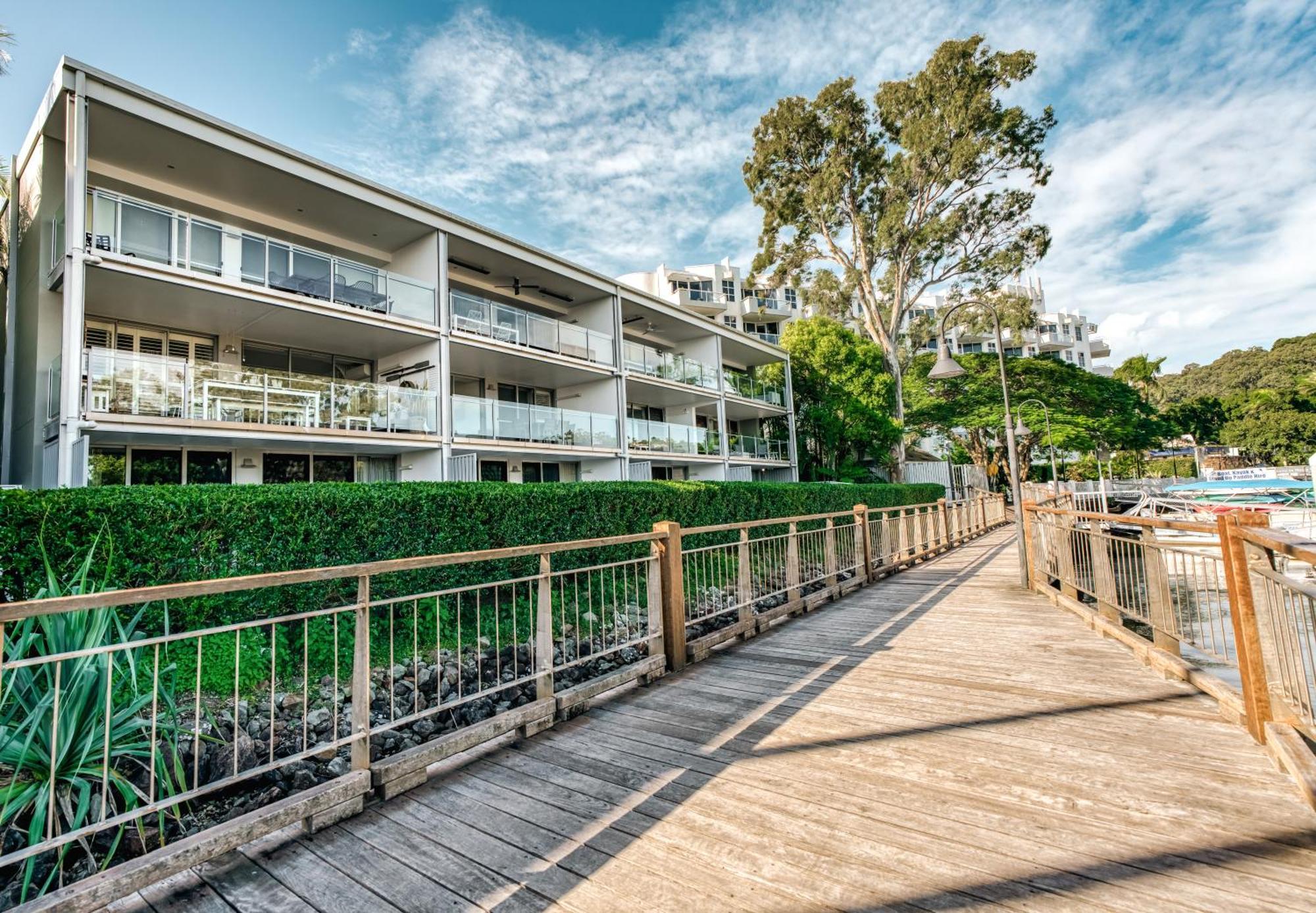 Jacaranda Noosa Aparthotel Buitenkant foto