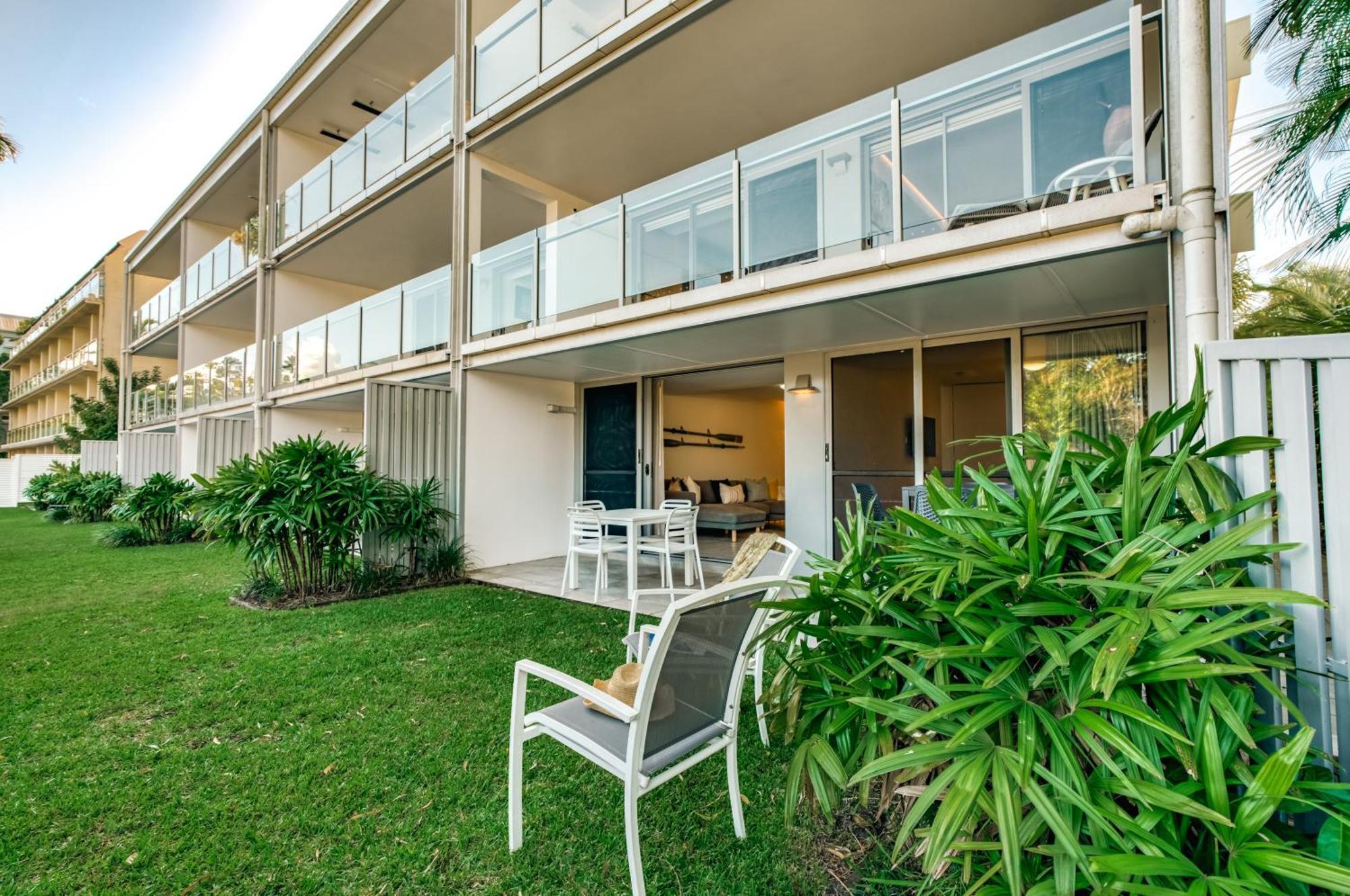 Jacaranda Noosa Aparthotel Buitenkant foto