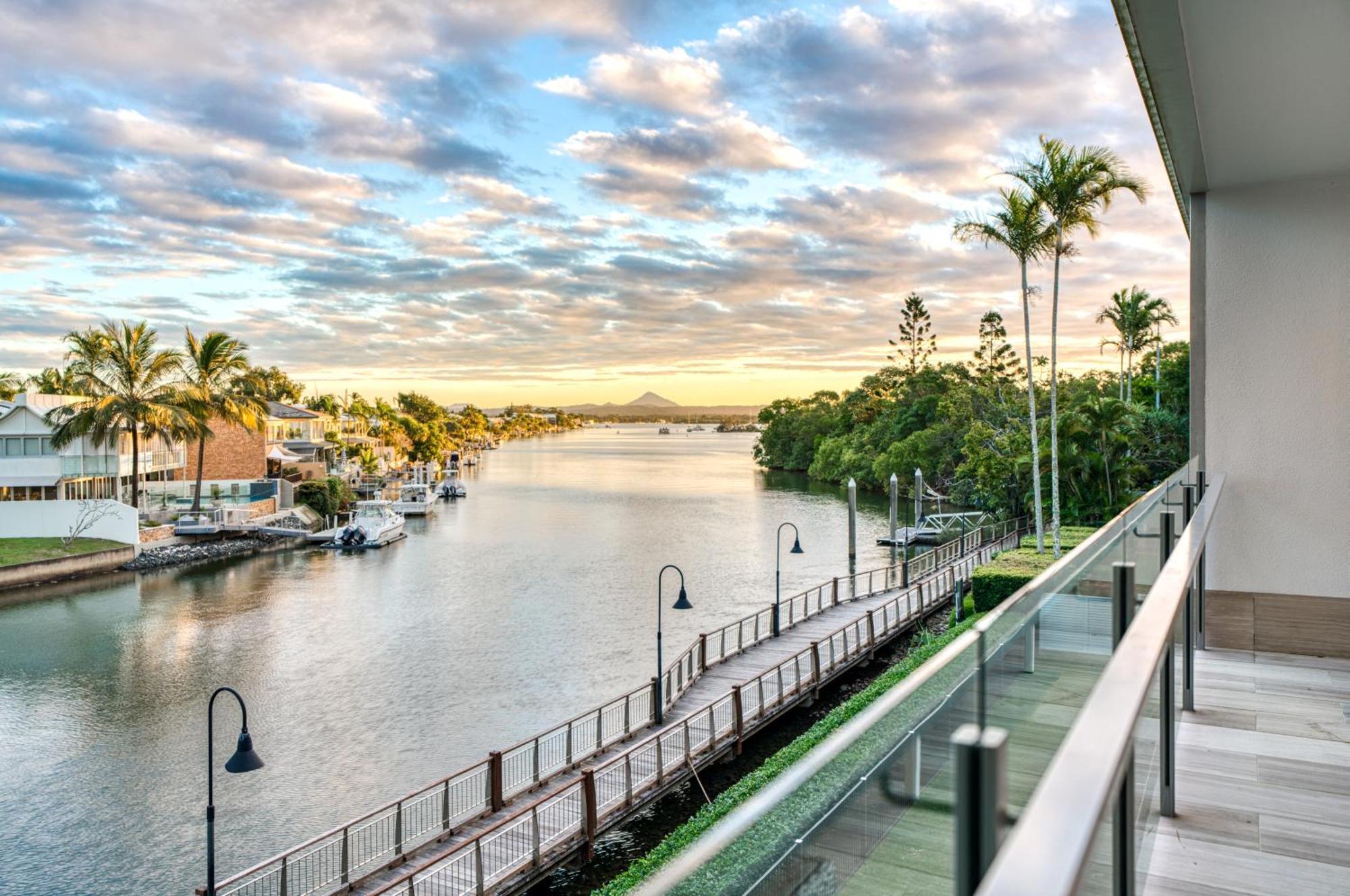 Jacaranda Noosa Aparthotel Buitenkant foto